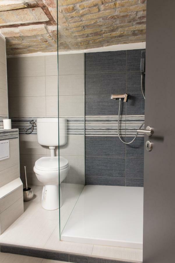 New Loft Style Appartman In The Heart Of The City Budapest Eksteriør billede