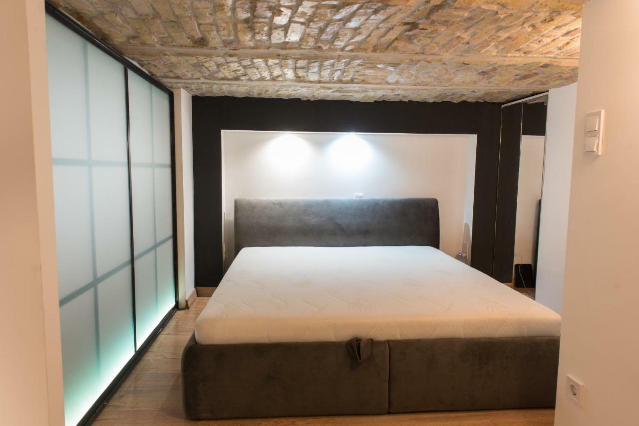 New Loft Style Appartman In The Heart Of The City Budapest Eksteriør billede